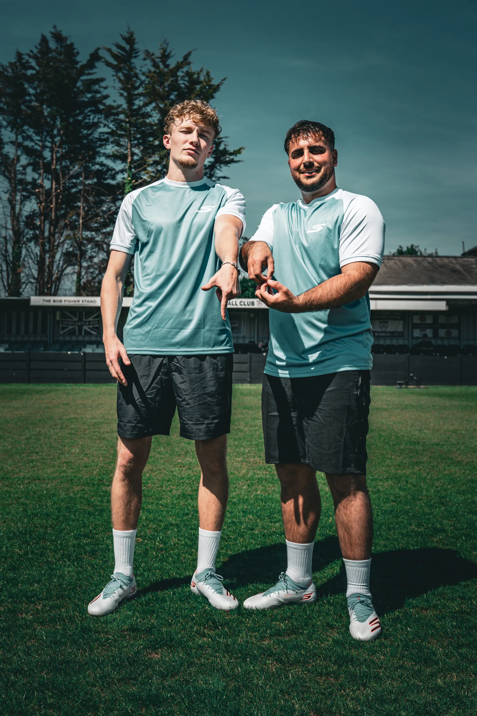 pitch addict x sketchers